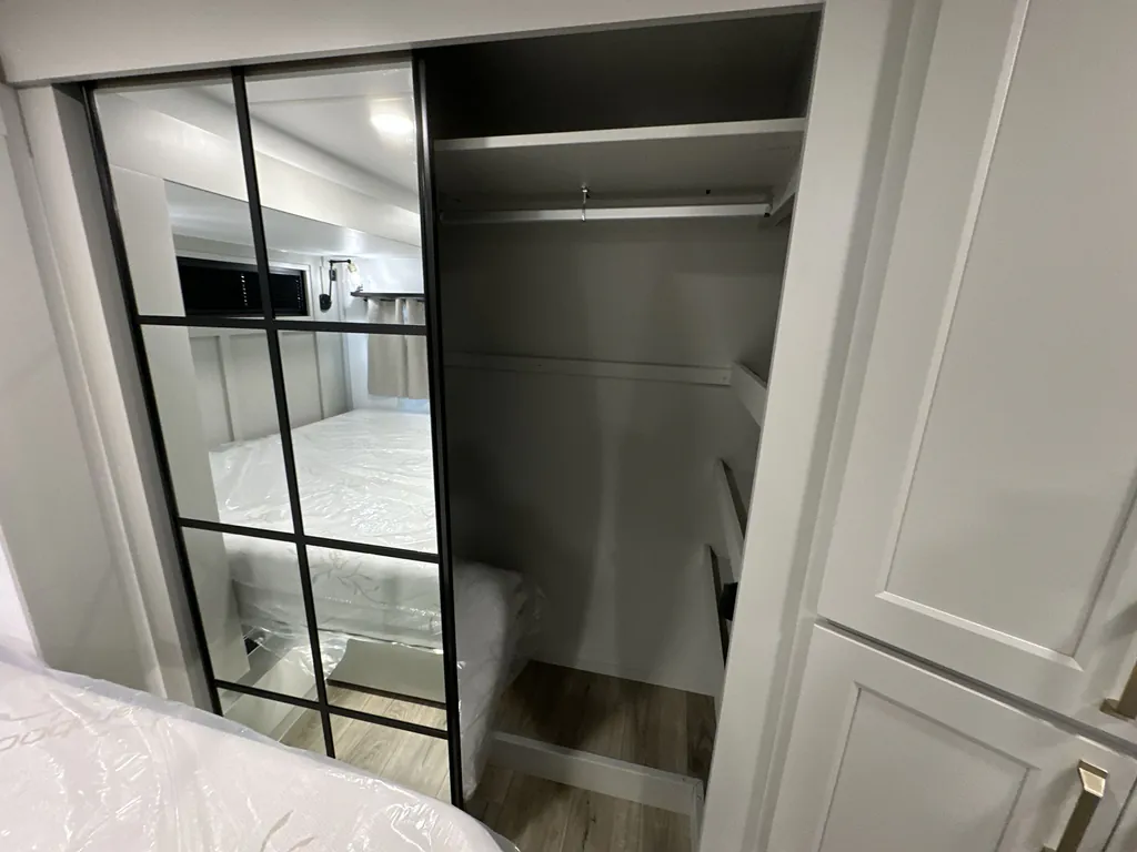 2026 Brinkley Model G 3970, Photos photo 33