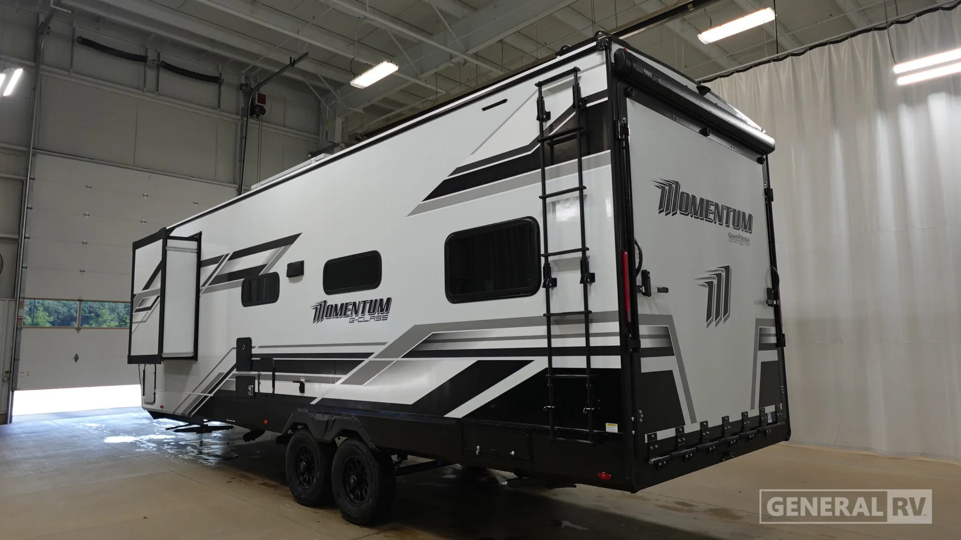 2026 Grand Design Momentum G-Class 27G - Photo 4