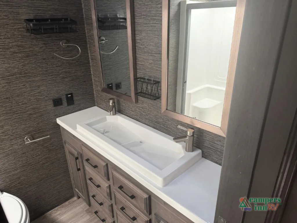 2020 Forest River Cedar Creek Champagne Edition 38EL, Photos photo 32