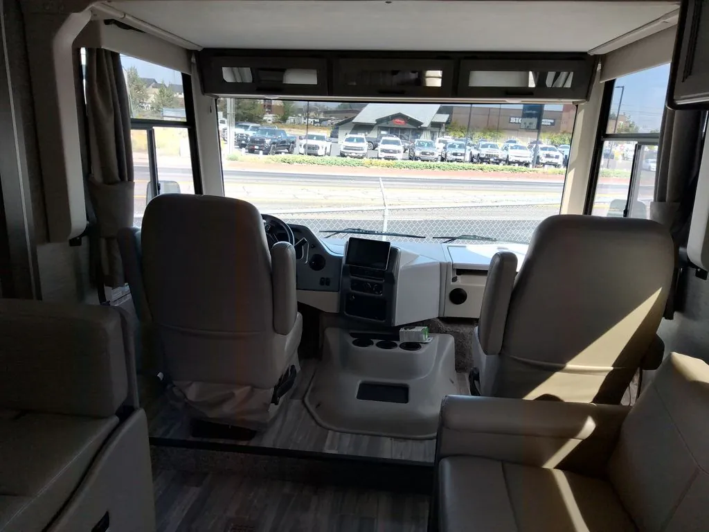 2023 Thor Motor Coach A.C.E 30C - Photo 4