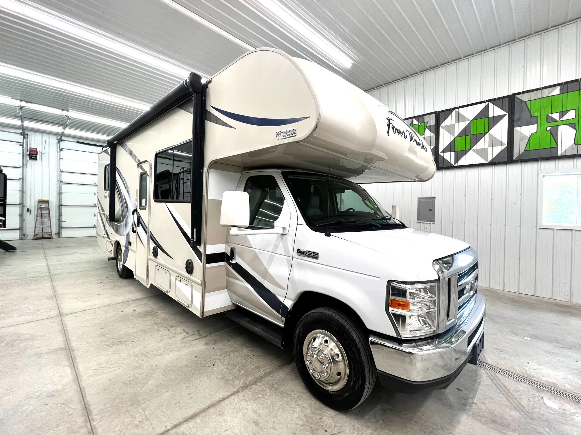 2018 Thor Motor Coach Four Winds 28Z - Photo 2