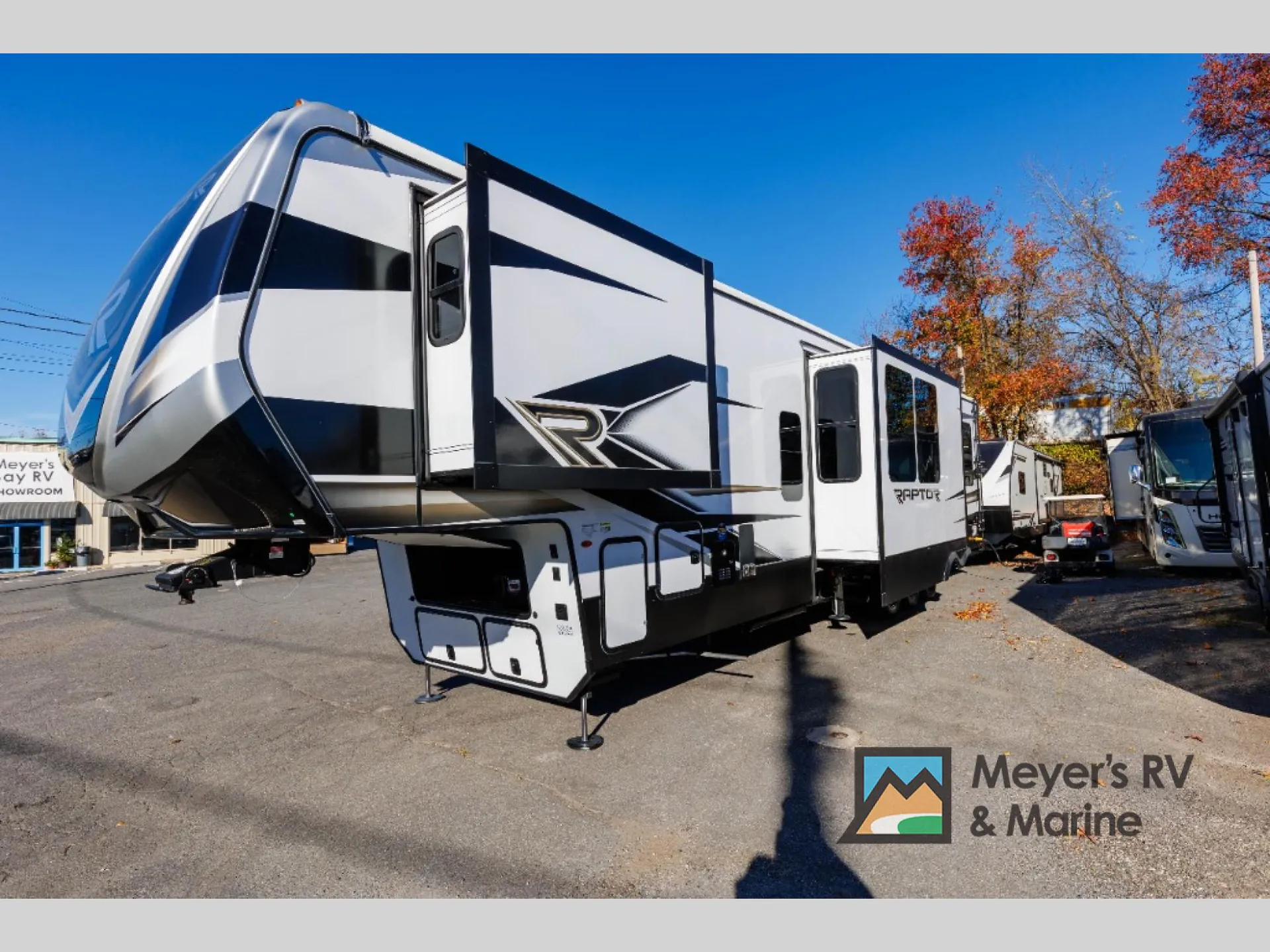 2025 Keystone Raptor 424 - Photo 3