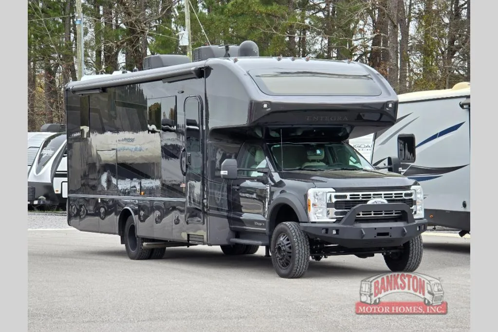 2026 Entegra Coach Accolade XT 32U - Photo 2