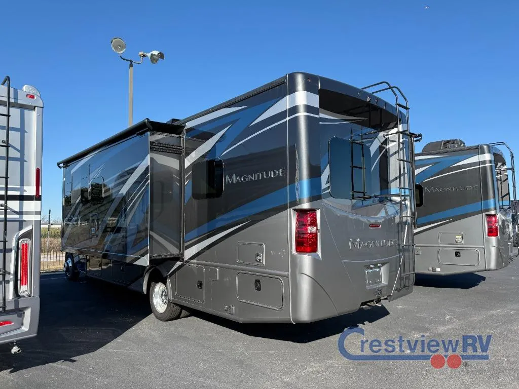 2024 Thor Motor Coach Magnitude Super C XG32 - Photo 4