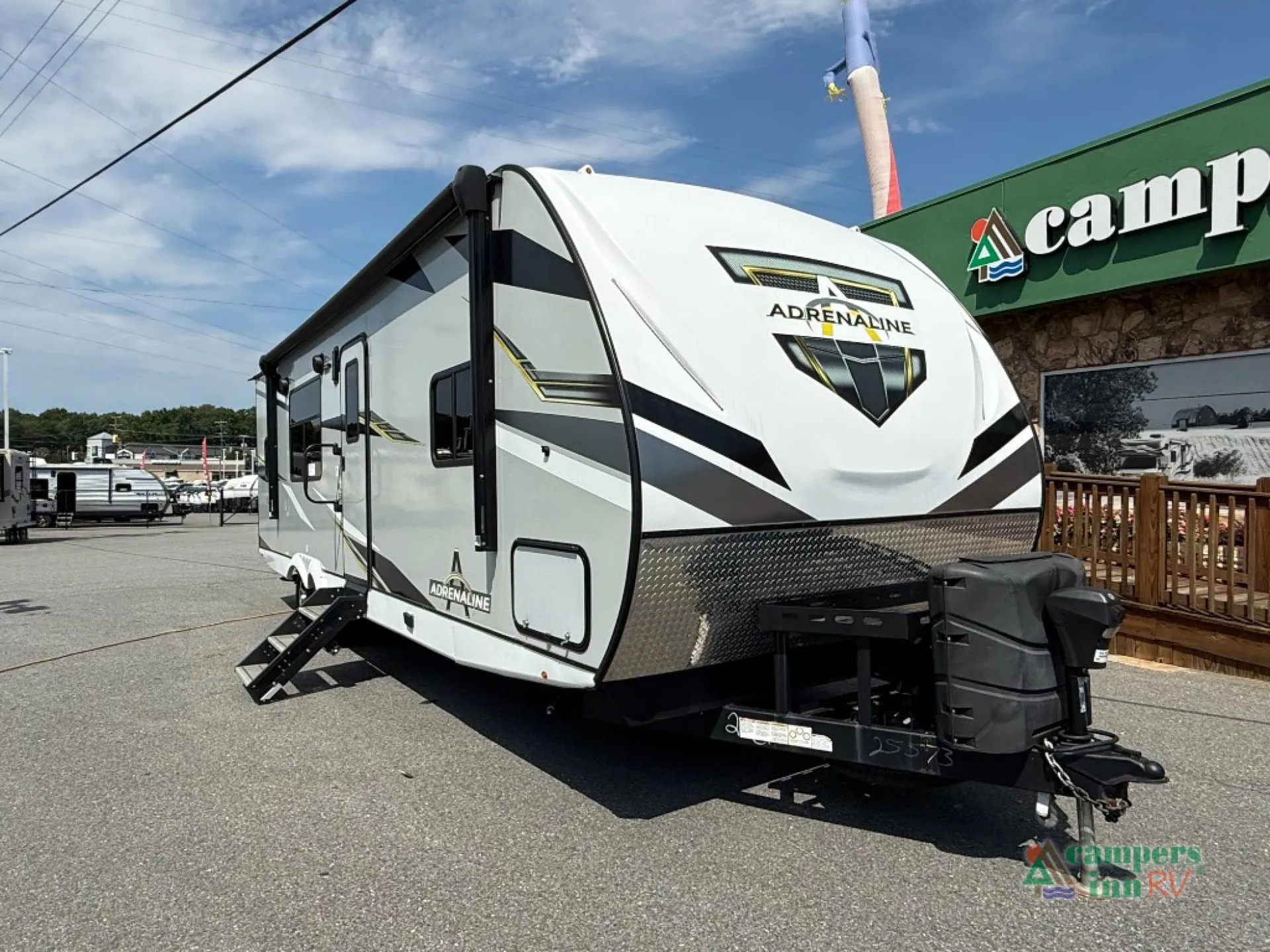2022 Coachmen Adrenaline 27LT - Photo 2