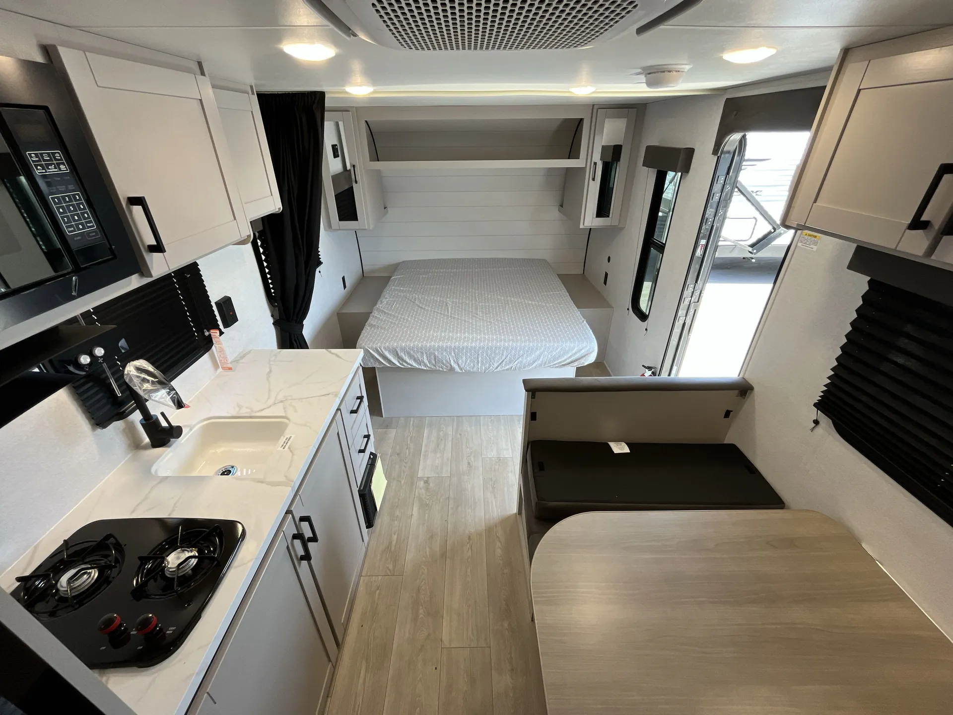 2027 Jayco Jay Flight 175FQW - Photo 4