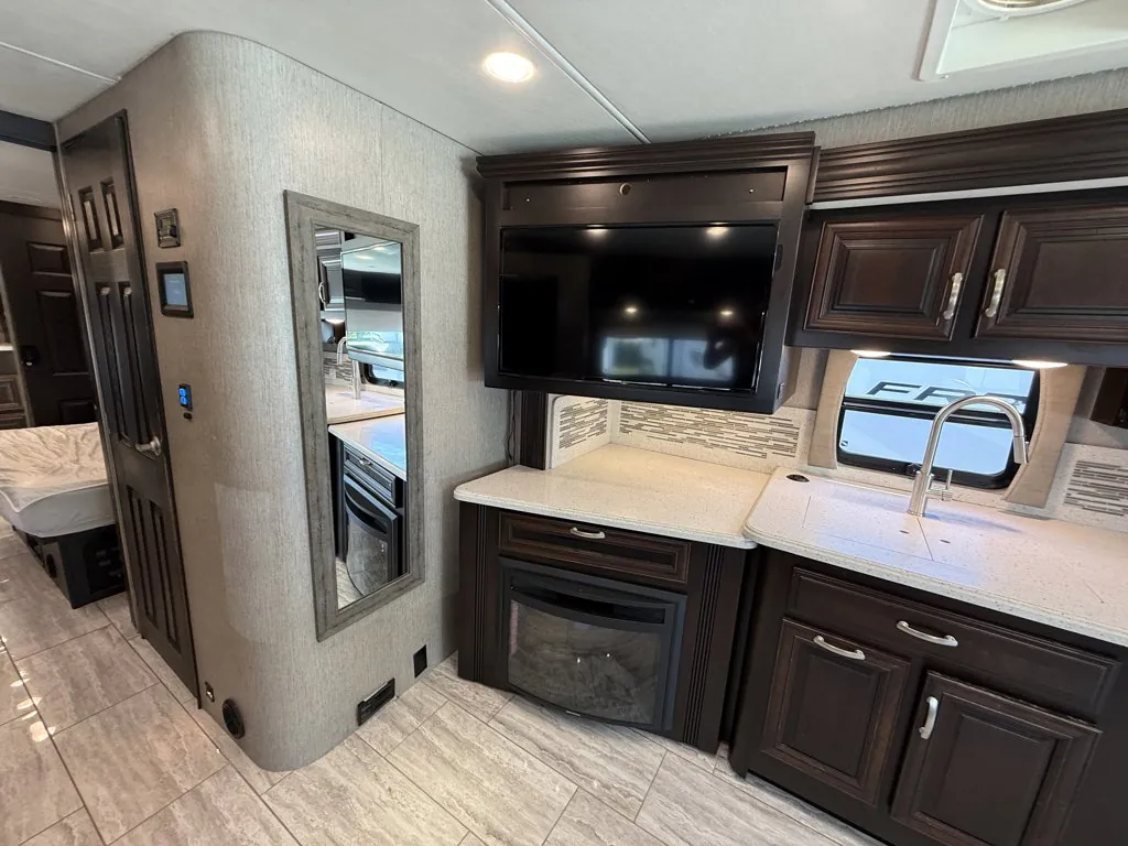 2018 Forest River Berkshire 38A, Photos photo 33