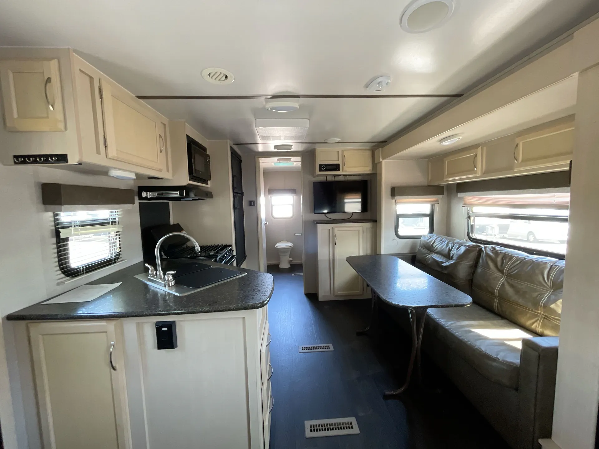 2019 Winnebago Minnie 2200SS — living area main