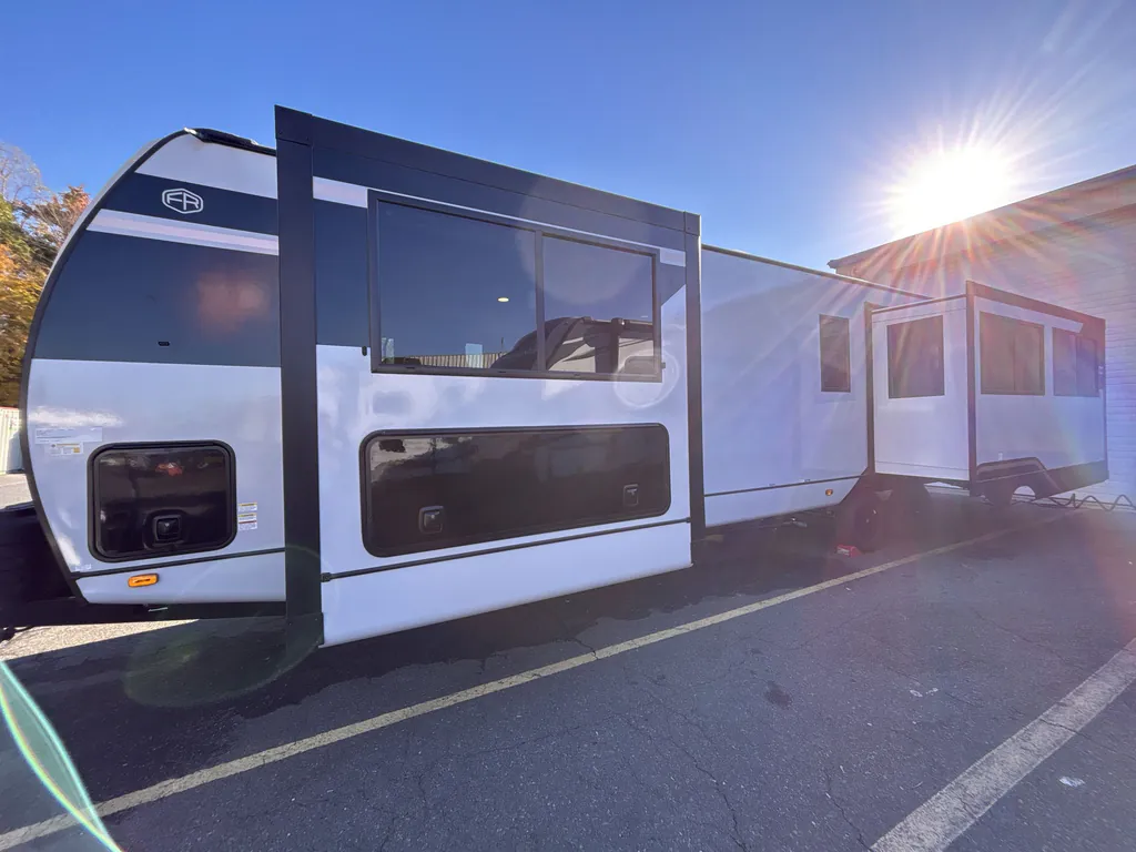 2026 Forest River Vibe 3400XL, Photos photo 5