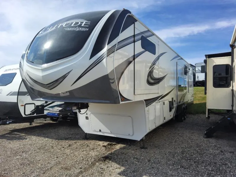 2022 Grand Design Solitude 390RK - Photo 4