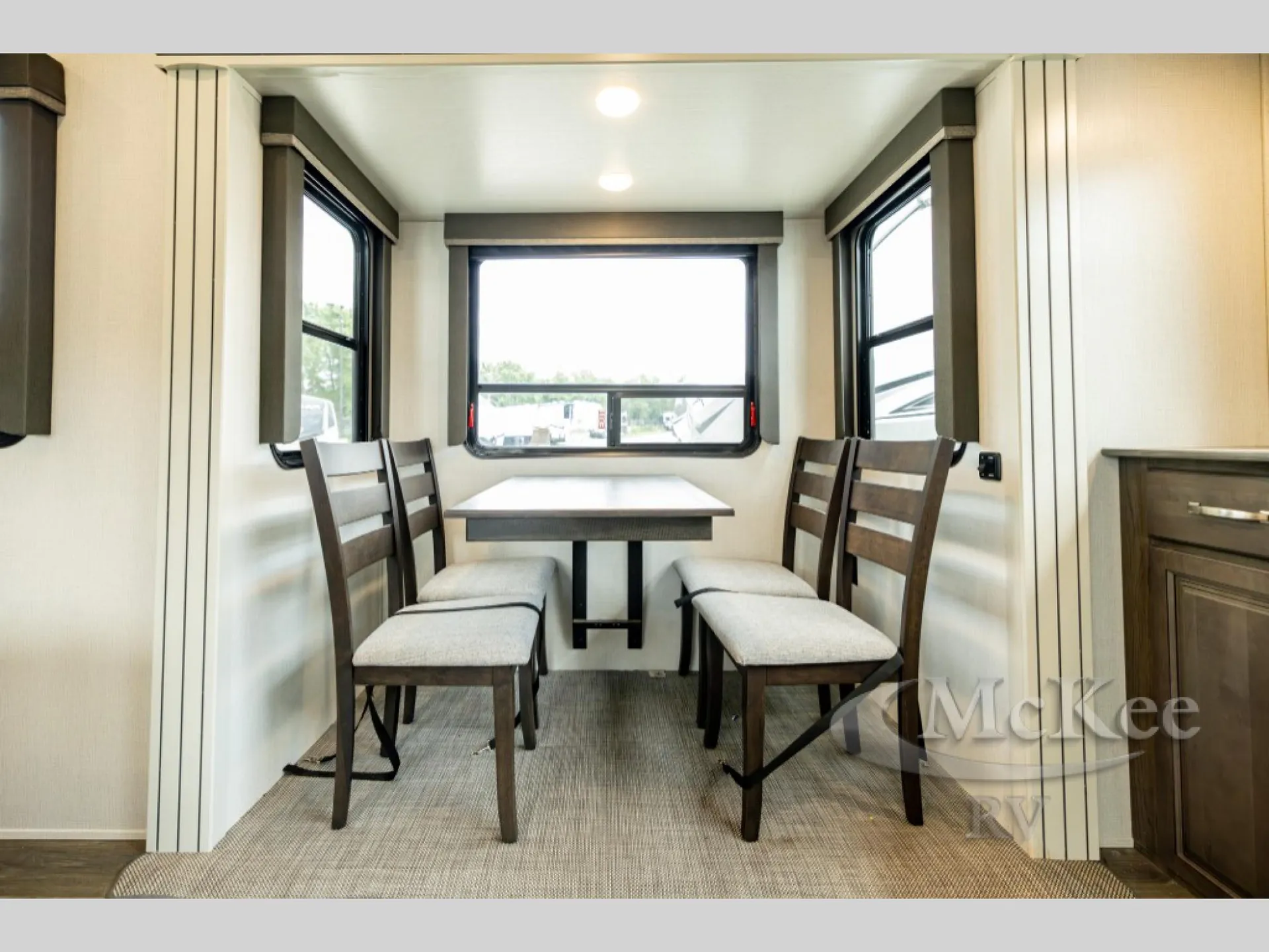 2023 Keystone Cougar 320RDS - Photo 4