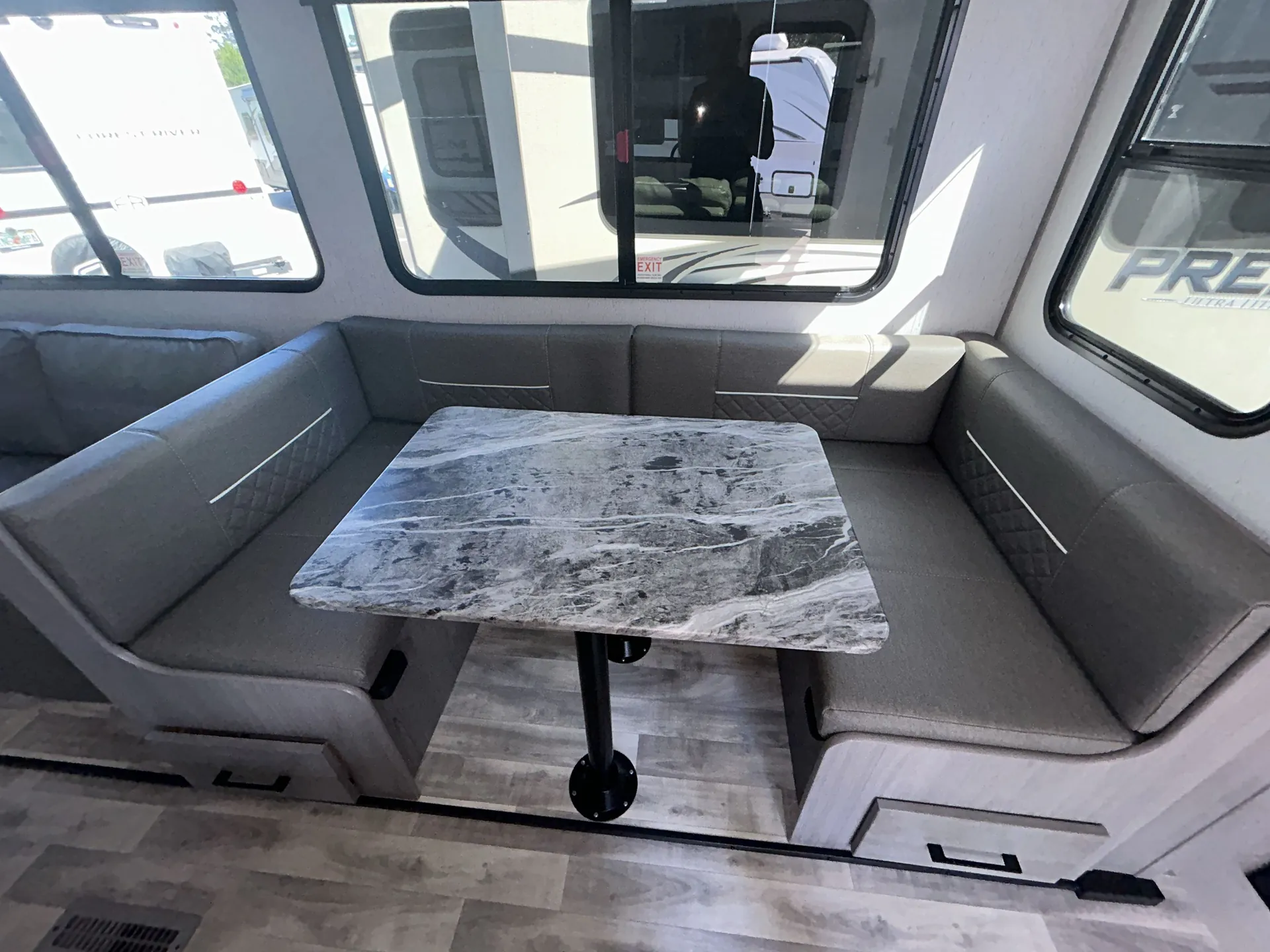 2023 Dutchmen Kodiak Ultra-Lite Ultra-Lite 296BHSL — living area main