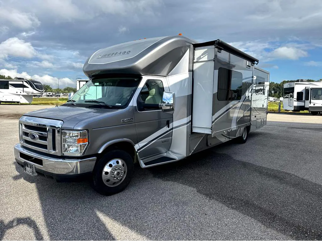 2017 Winnebago Aspect 30J - Photo 4