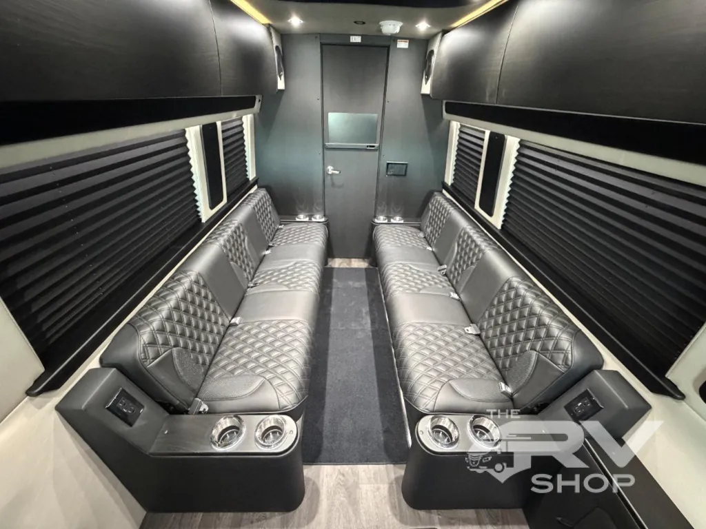 2027 Midwest Automotive Designs Luxe Cruiser D4, Photos photo 9