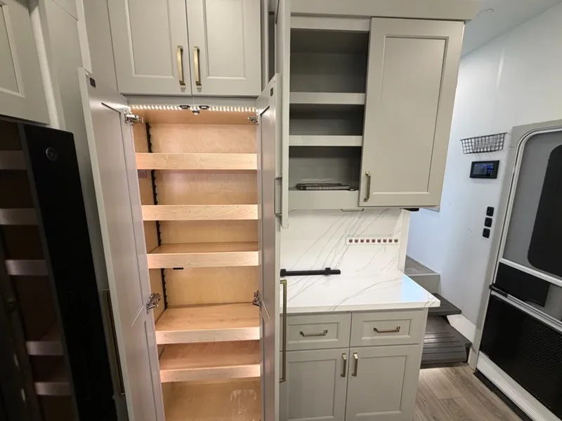 2025 Brinkley Model G 4100, Photos photo 17