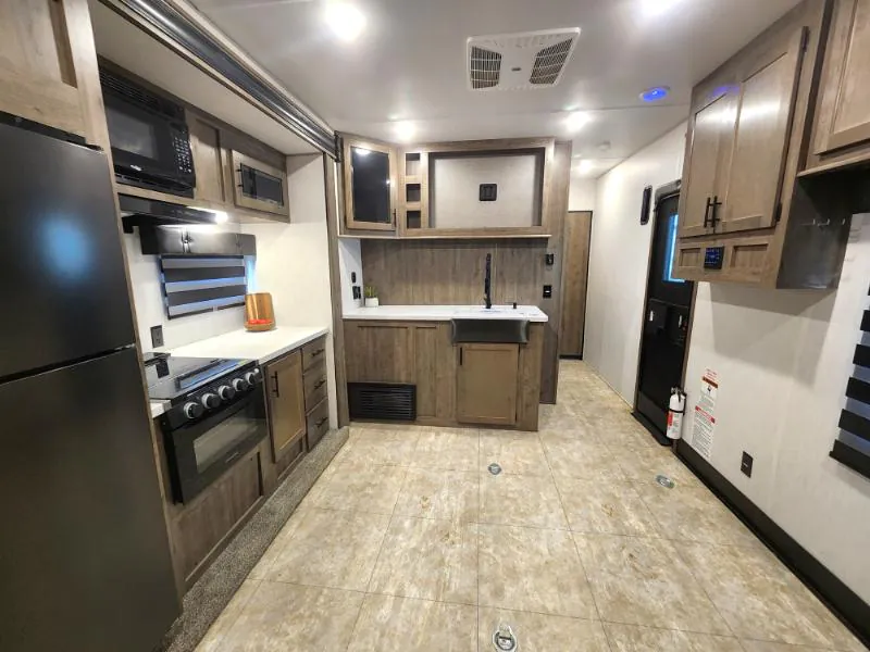 2022 Forest River Vengeance Rogue 26VKS - Photo 4