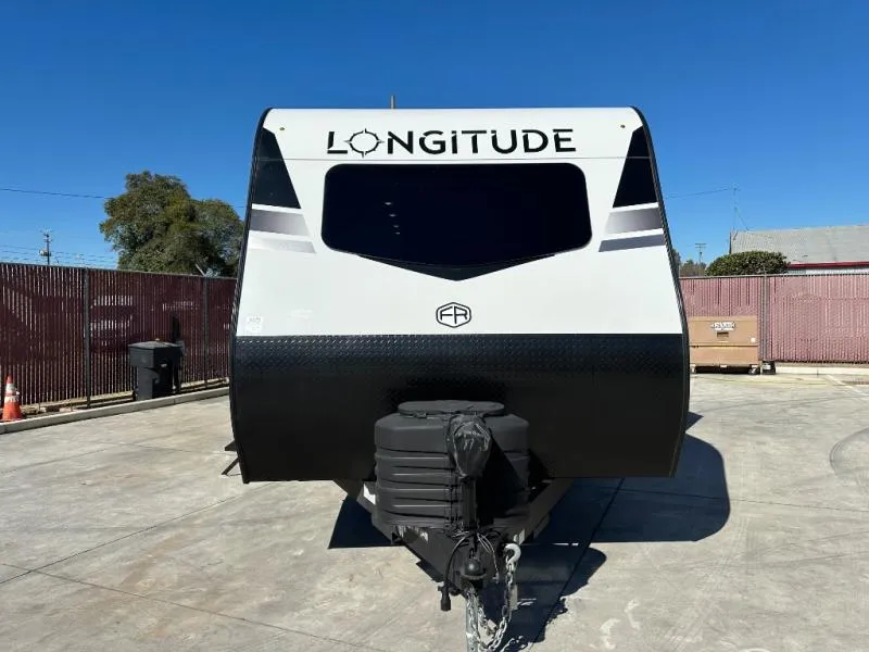 2026 East to West Longitude 285BH - Photo 3