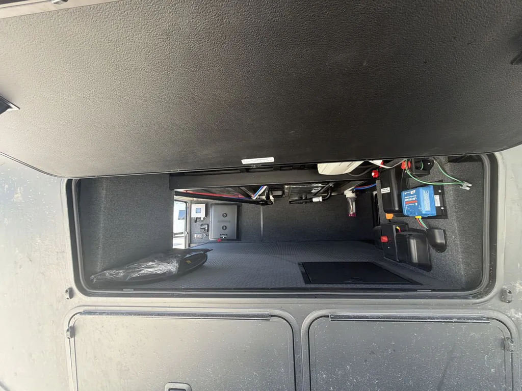 2026 Keystone Raptor 433, Photos photo 16