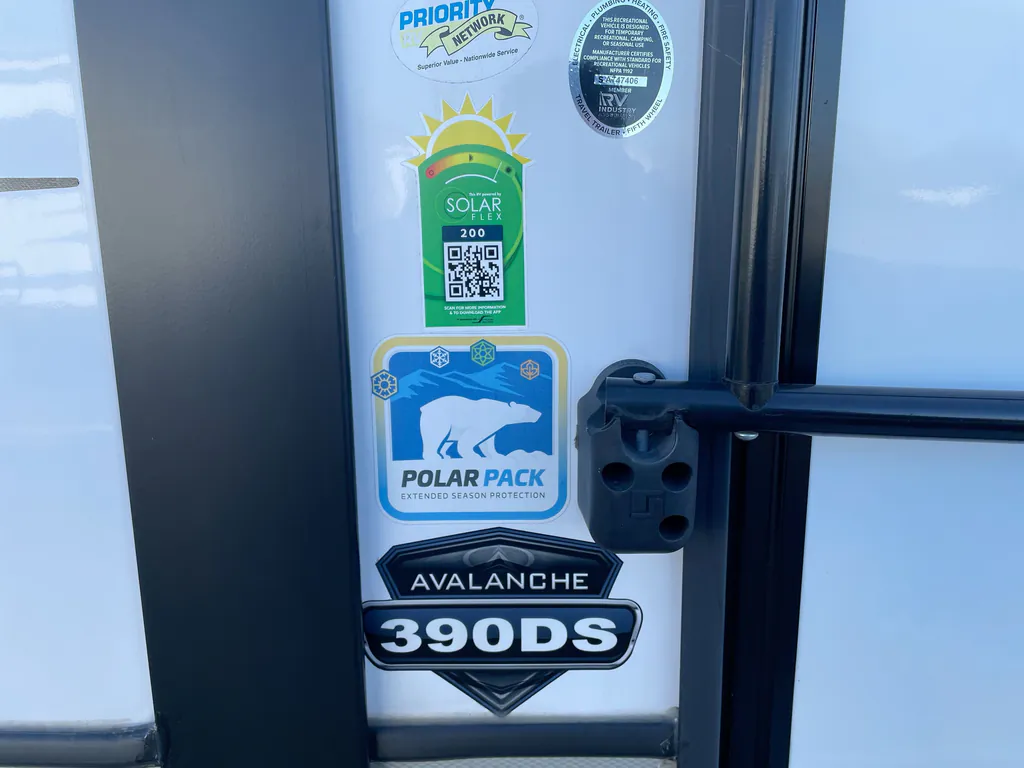 2023 Keystone Avalanche 390DS, Photos photo 41