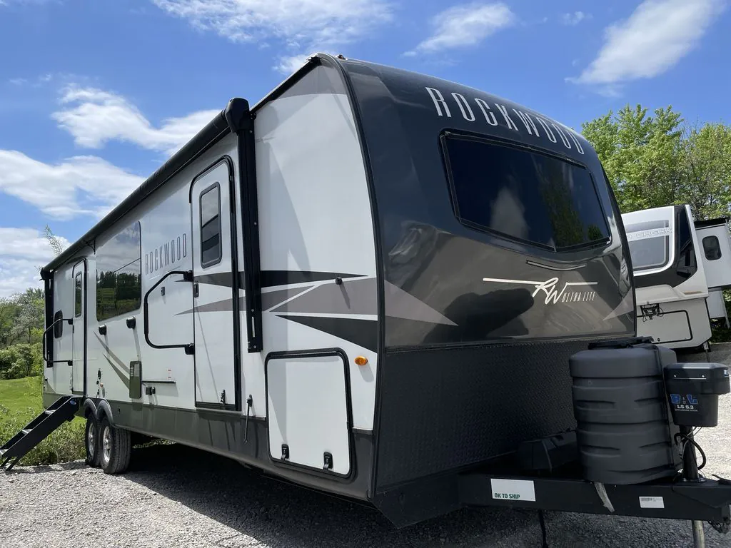 2025 Forest River Rockwood Ultra Lite 2918BH - Photo 2