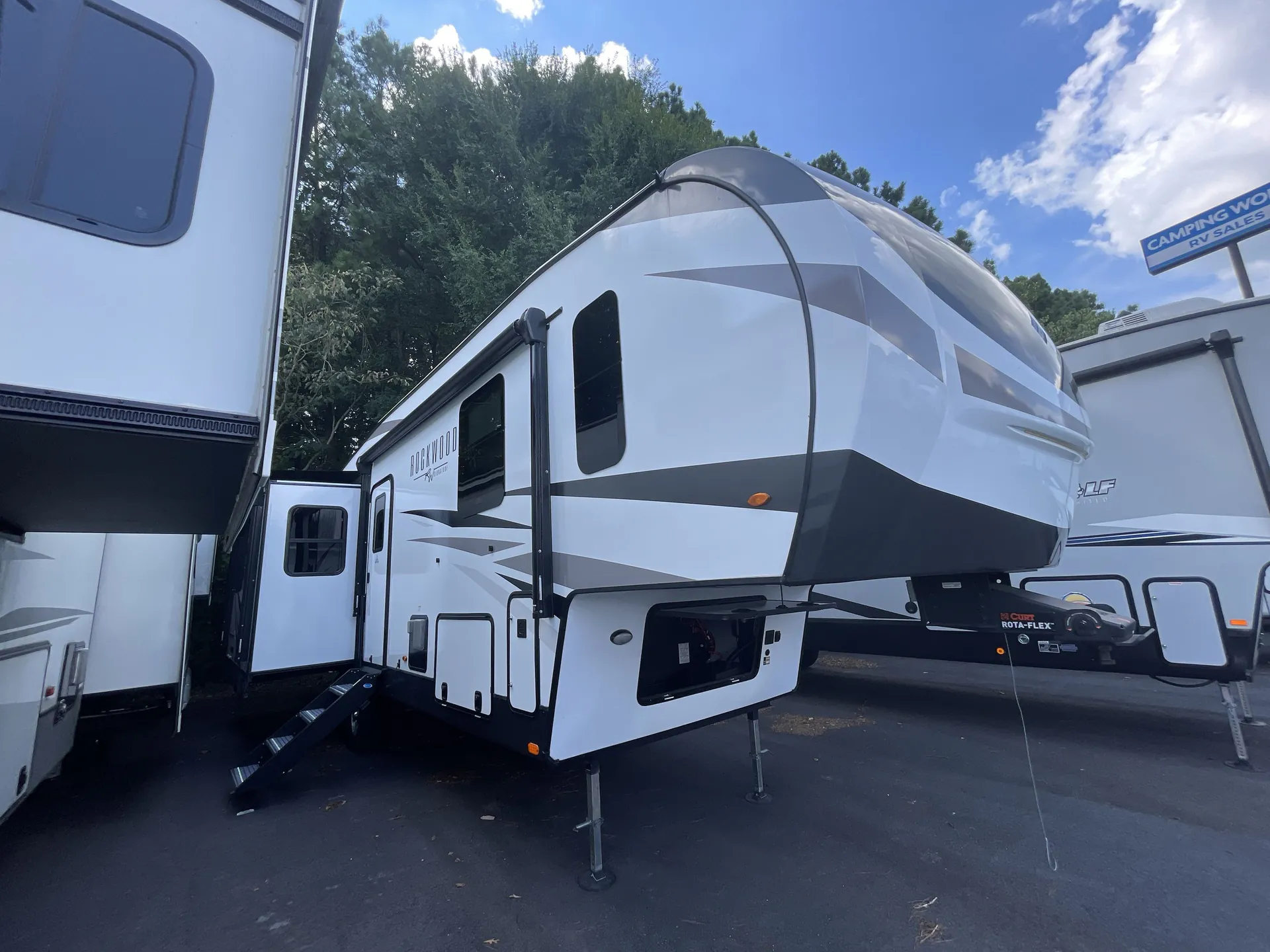 2024 Forest River Rockwood Signature 361RL - Photo 2