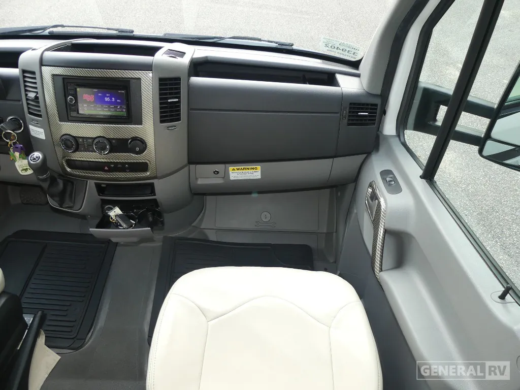 2017 Tiffin Wayfarer 24 QW, Photos photo 11