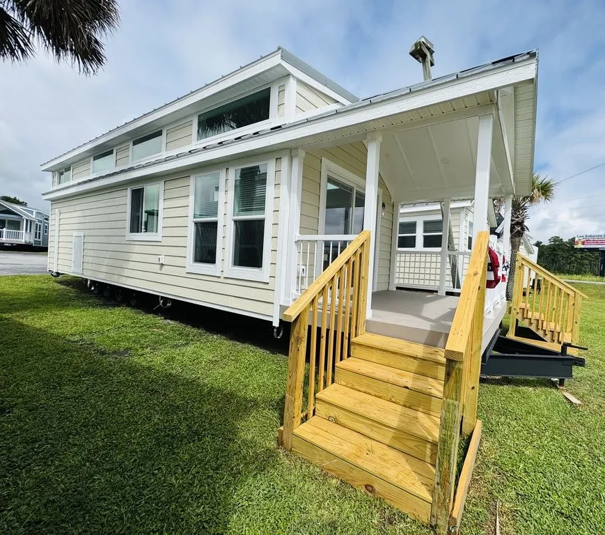 2026 GREAT OUTDOOR COTTAGES BAYVIEW 300-L1-K1 - Main photo