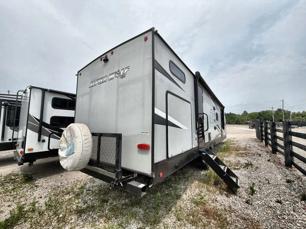 2022 Forest River Cherokee Alpha Wolf 30DBH-L, Photos photo 4