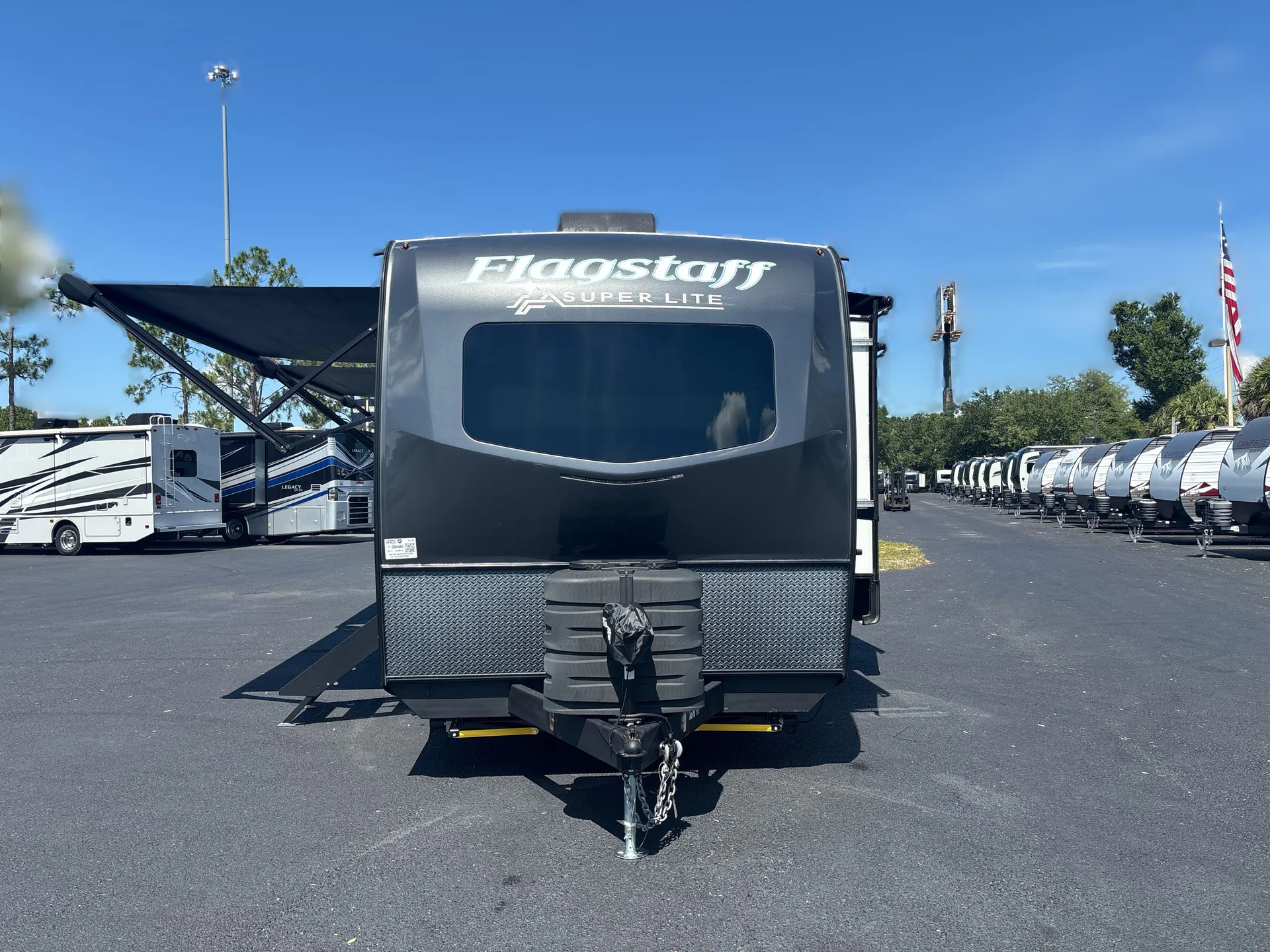2023 Forest River Flagstaff Super Lite 27BHWS — front
