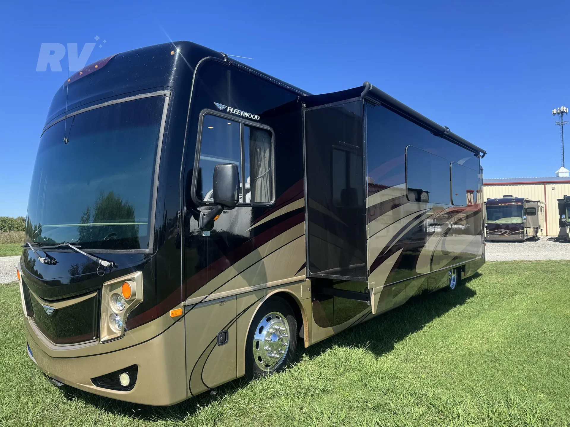2017 Fleetwood Pace Arrow 36U - Photo 4