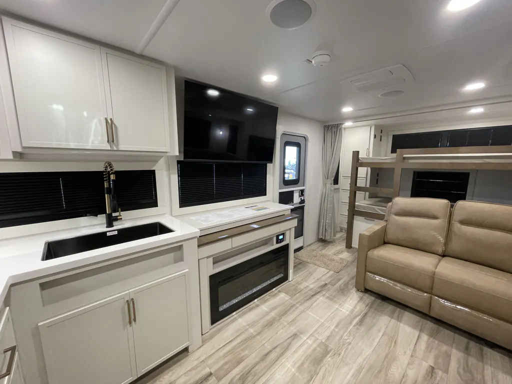 2027 Brinkley Model I 290, Photos photo 26