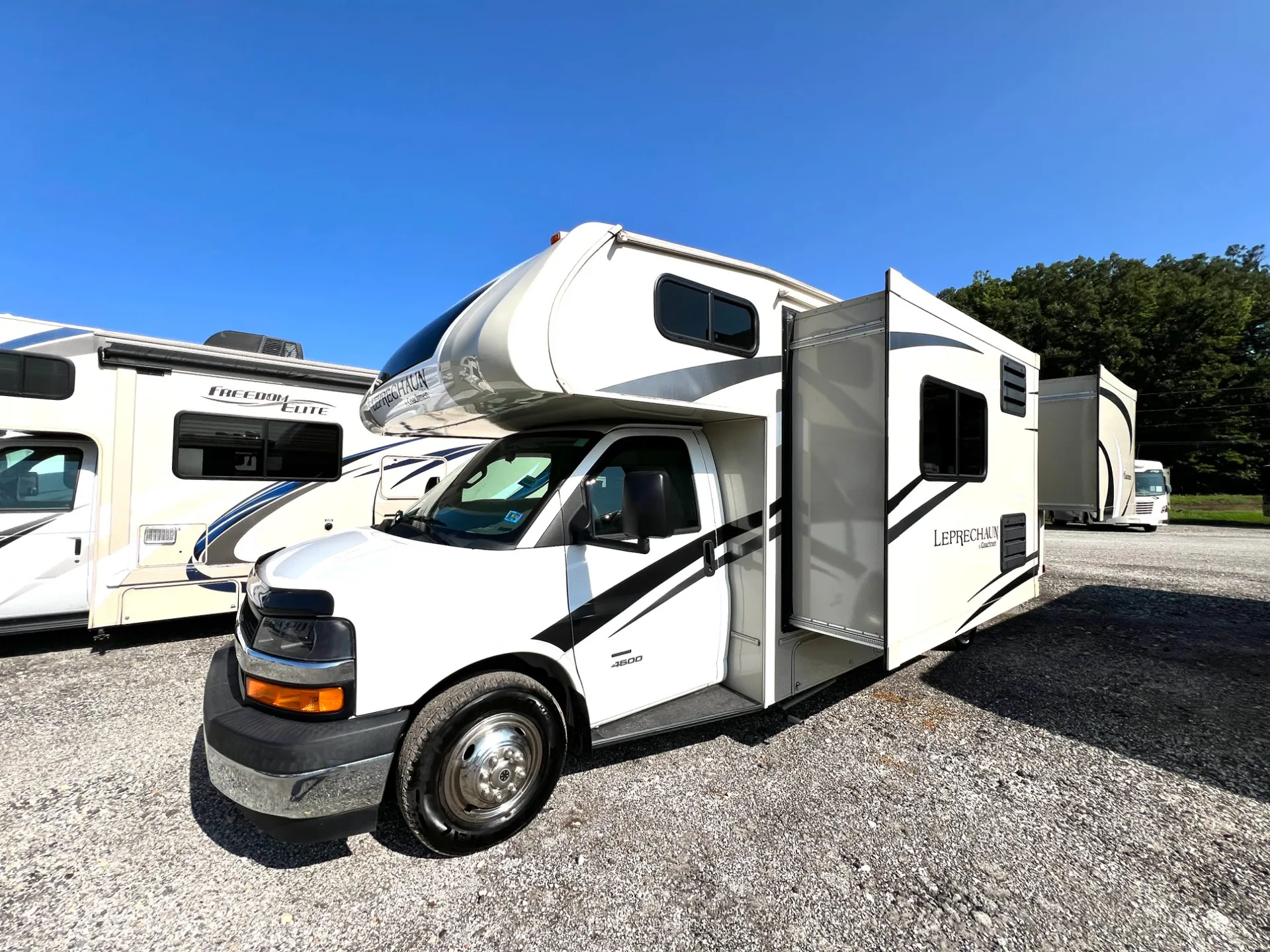 2021 Coachmen Leprechaun Premier 260DS - Photo 4