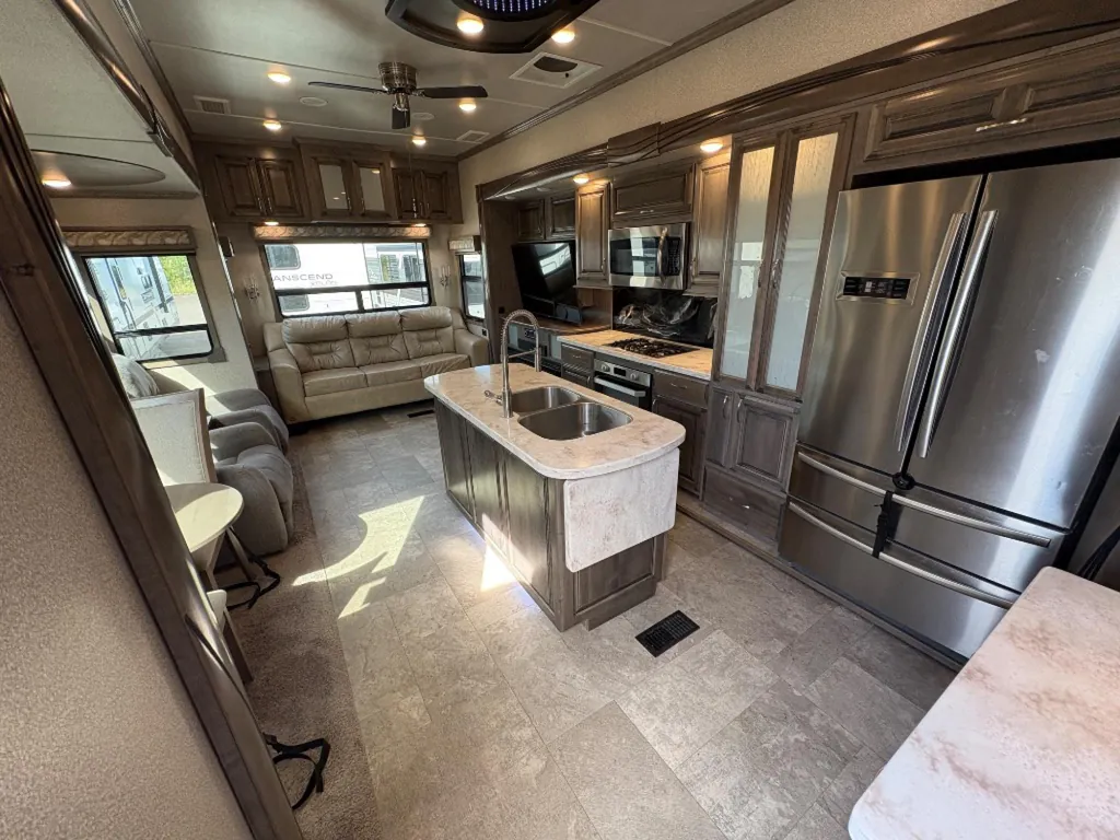 2020 Forest River Cedar Creek Champagne Edition 38EL, Photos photo 8