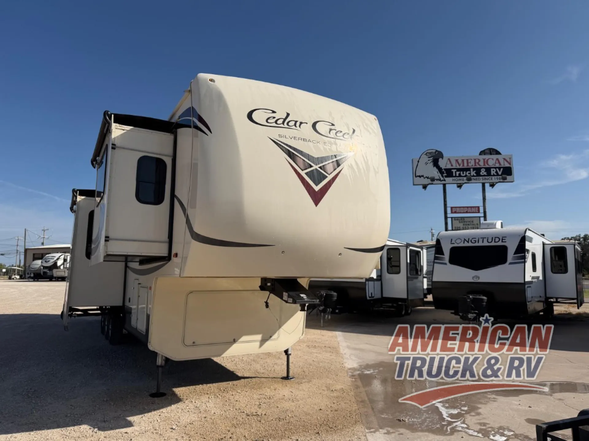 2019 Forest River Cedar Creek Silverback 37RTH - Photo 2
