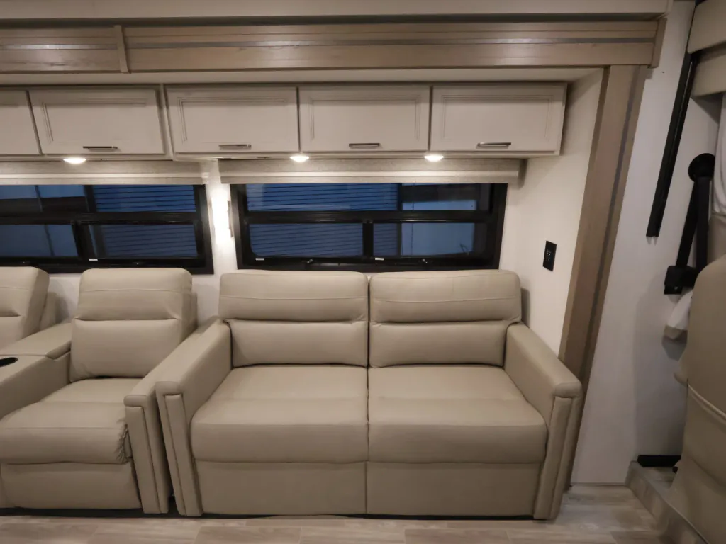 2027 Thor Motor Coach Windsport 36H, Photos photo 16