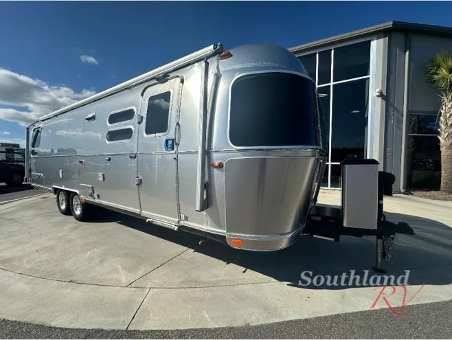 2026 Airstream Globetrotter 30RB Twin - Photo 2