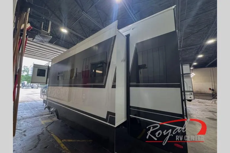 2027 Brinkley Model Z 3600 - Photo 4