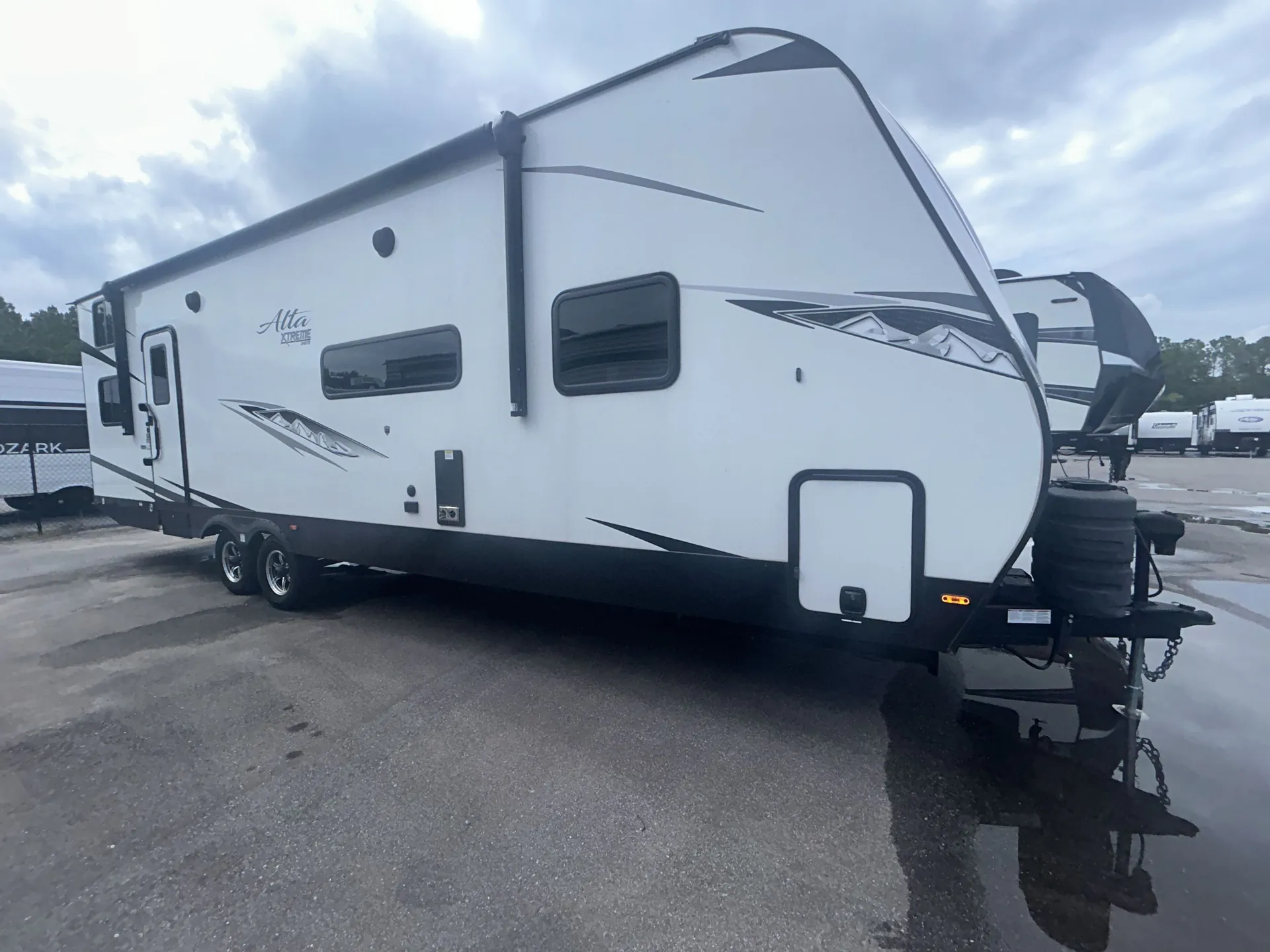 2024 East to West Alta 3100KXT - Photo 2