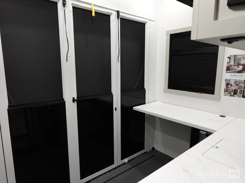 2025 Brinkley Model G 3250, Photos photo 30