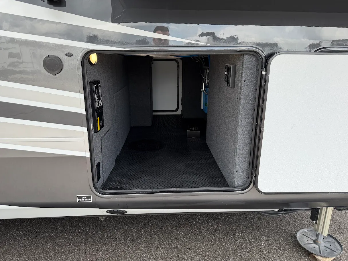 2026 Jayco North Point 382FLRB - Photo 4