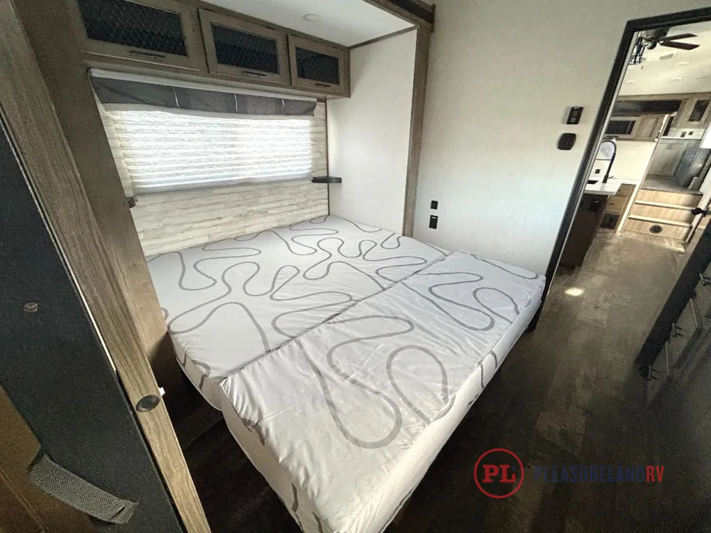 2022 Forest River Sabre 37FLH, Photos photo 24