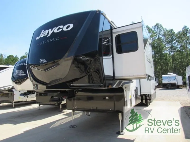 2026 Jayco Seismic 359 - Photo 3