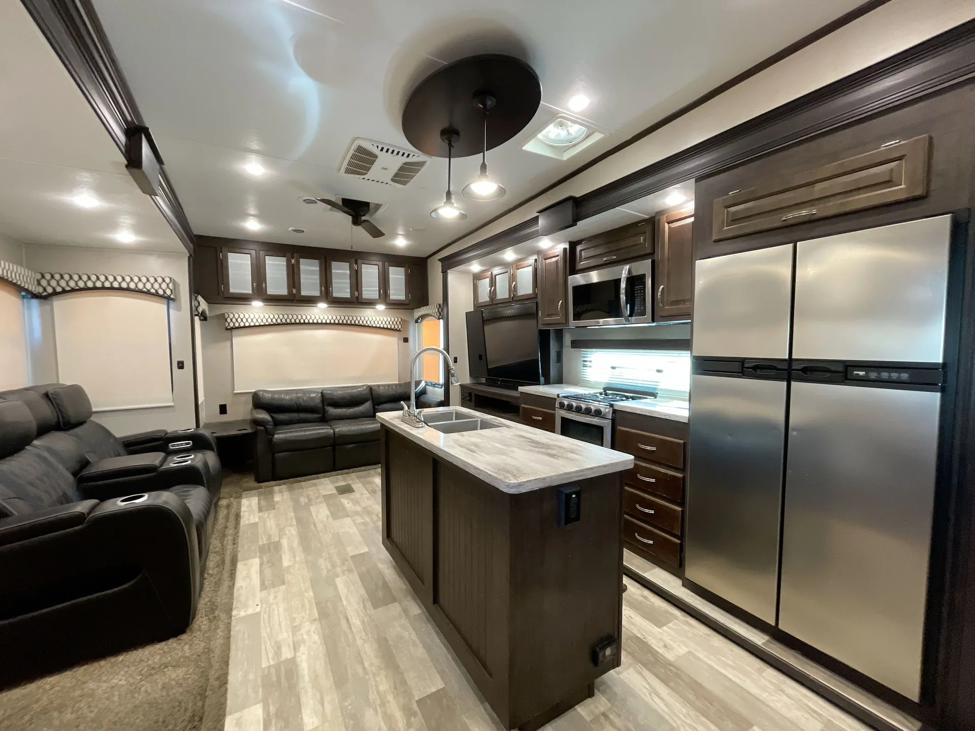 2021 Coachmen Brookstone 310 RL — living area main