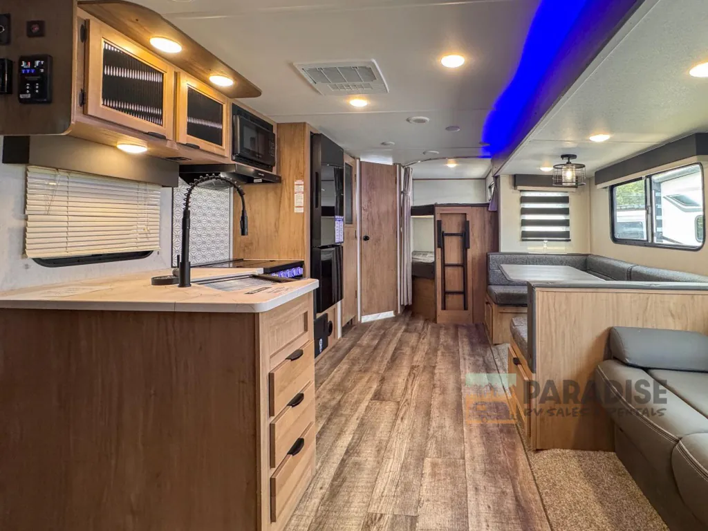 2024 Forest River Cherokee Alpha Wolf 26DBH, Photos photo 2