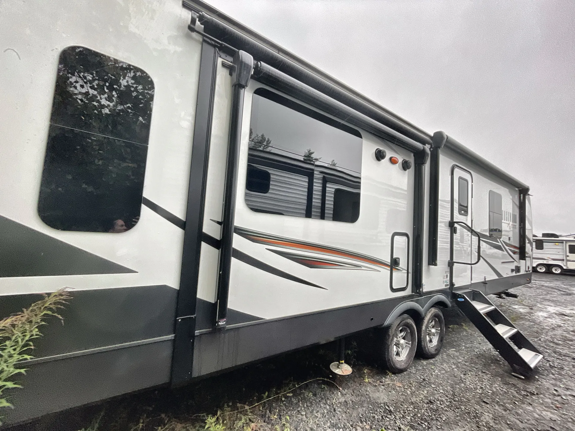 2021 Forest River Rockwood Signature Ultra Lite 8329SB — campside