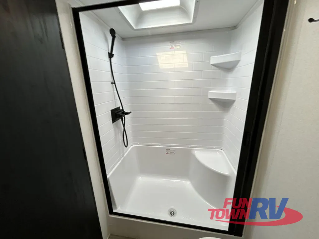 2026 Forest River Solaire 3150TBSS, Photos photo 23