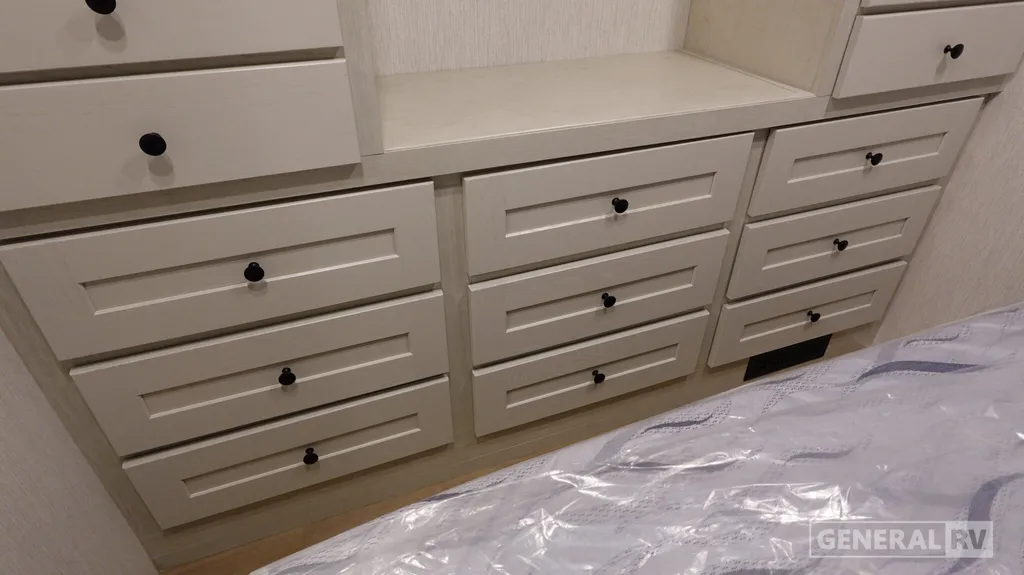 2027 NeXus RV Ghost 33DS, Photos photo 33