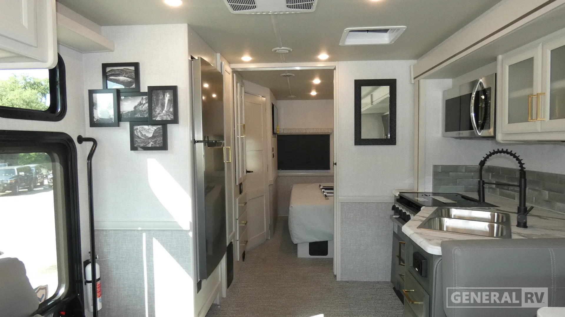 2026 Holiday Rambler Admiral 28A - Photo 3