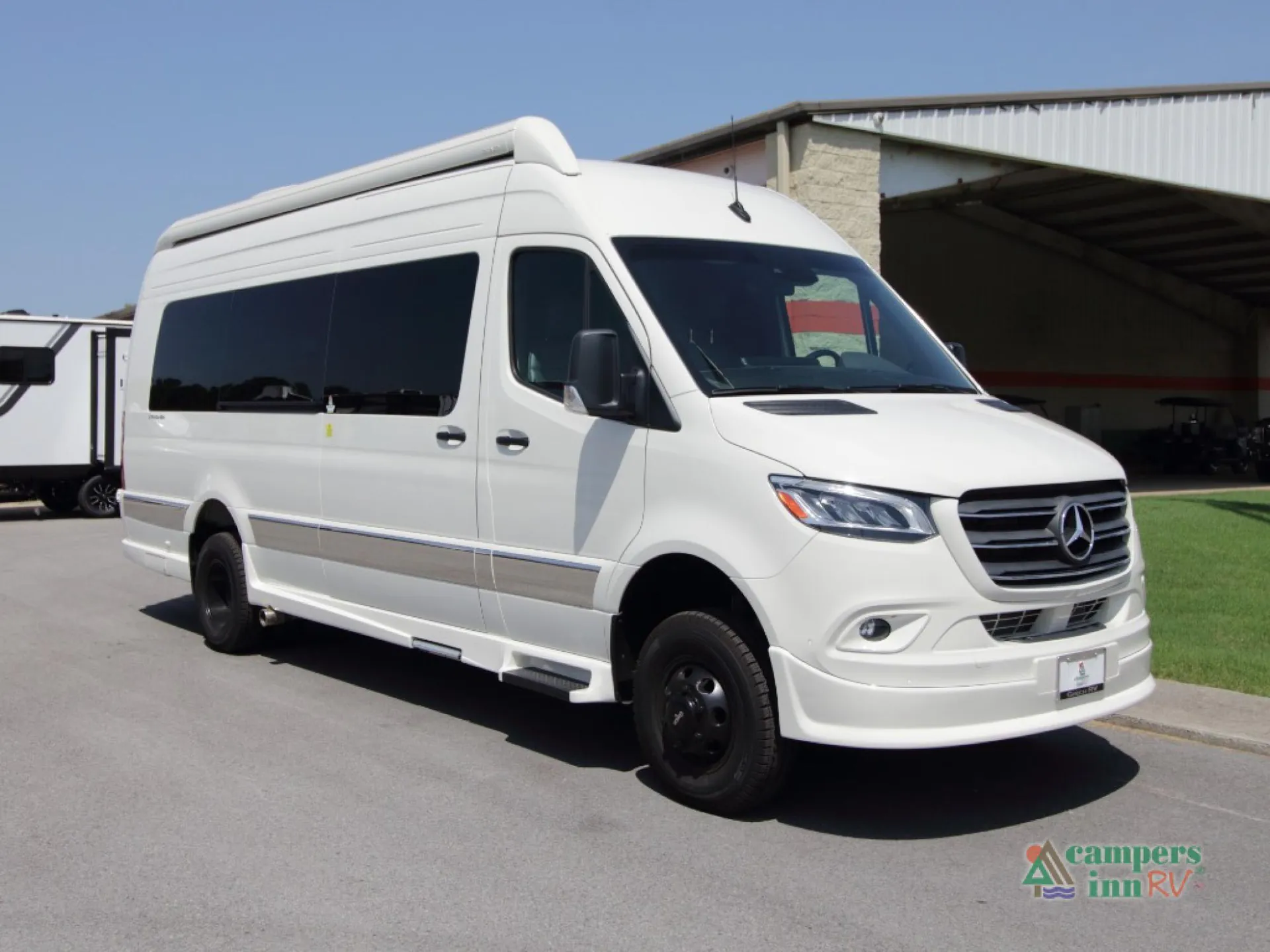 2025 Grech RV Strada-ion AWD TOUR - Photo 2
