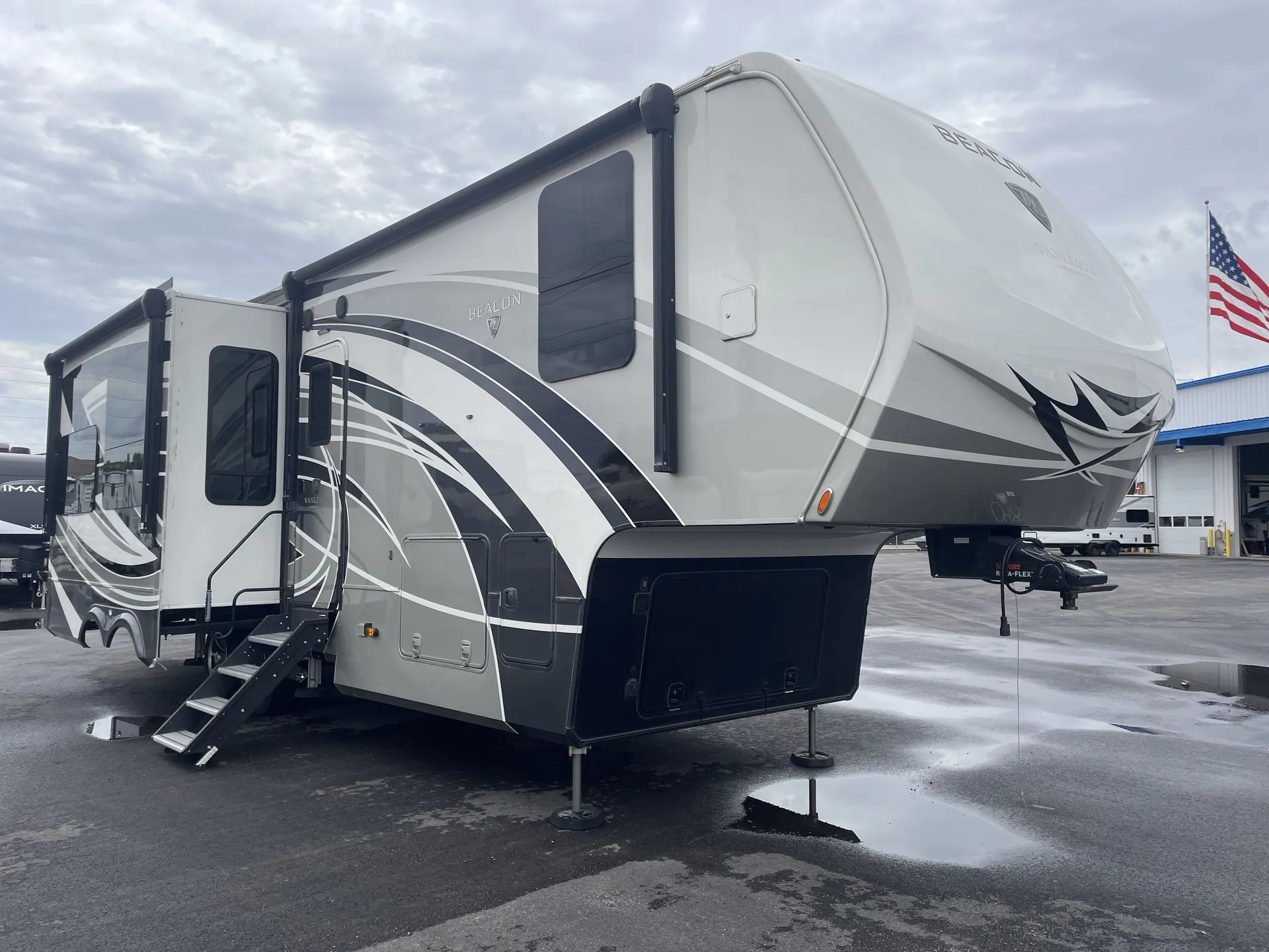 2022 Vanleigh Beacon 34RLB - Photo 2